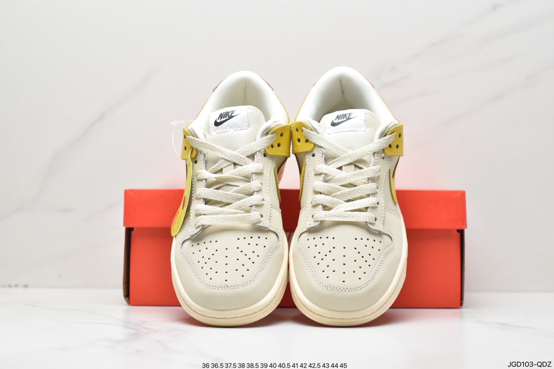 180 Nike Dunk Low “Banana” DR5487-100