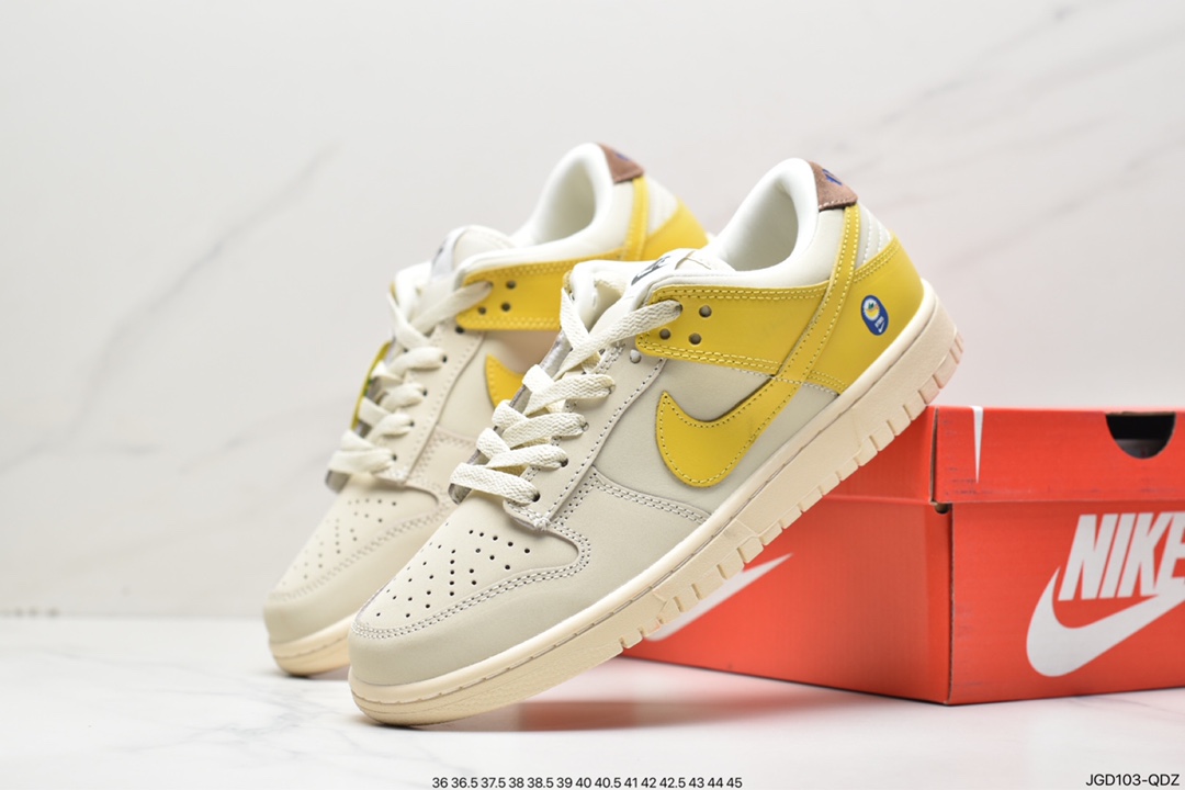 180 Nike Dunk Low “Banana” DR5487-100