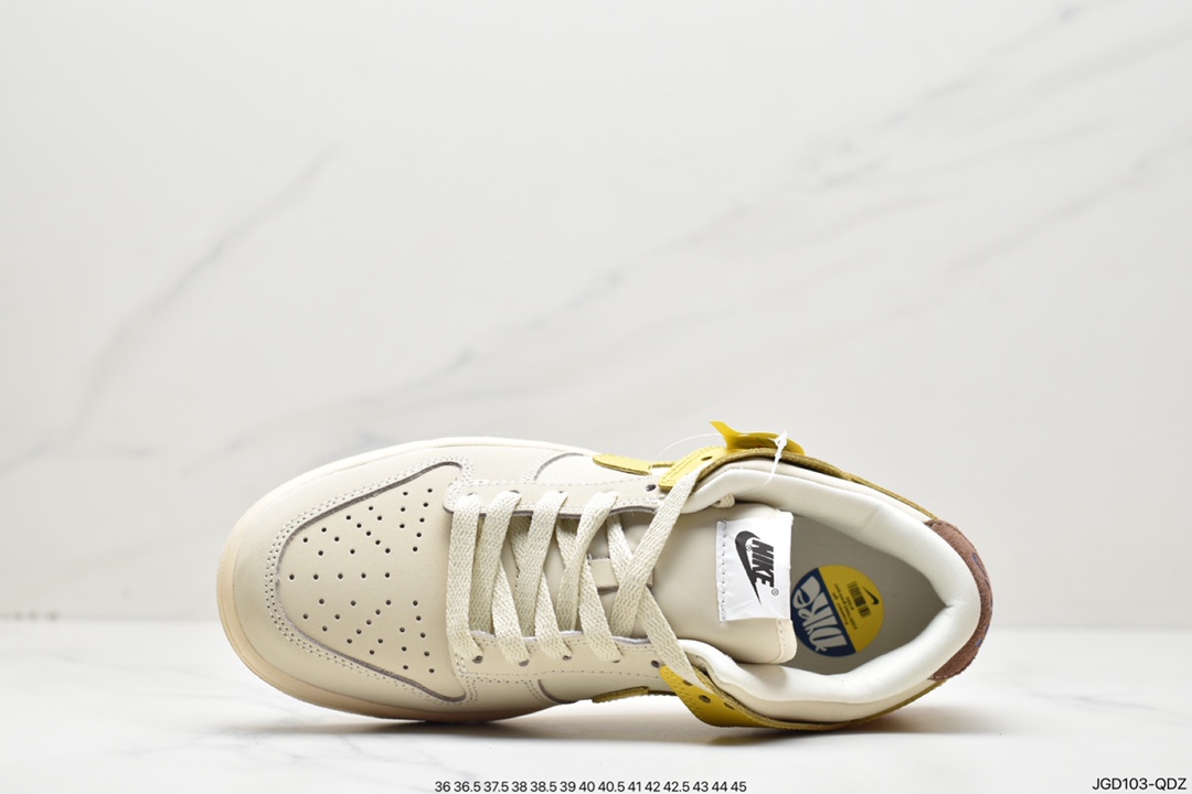 180 Nike Dunk Low “Banana” DR5487-100
