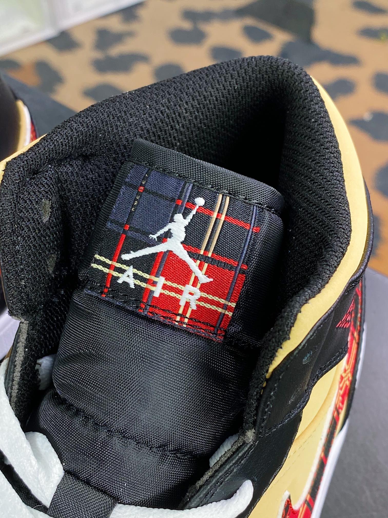 240 Air Jordan Retro 1 Mid SE”Wear Away White Black Orange”AJ1乔丹一代低帮篮球鞋DZ5329-001