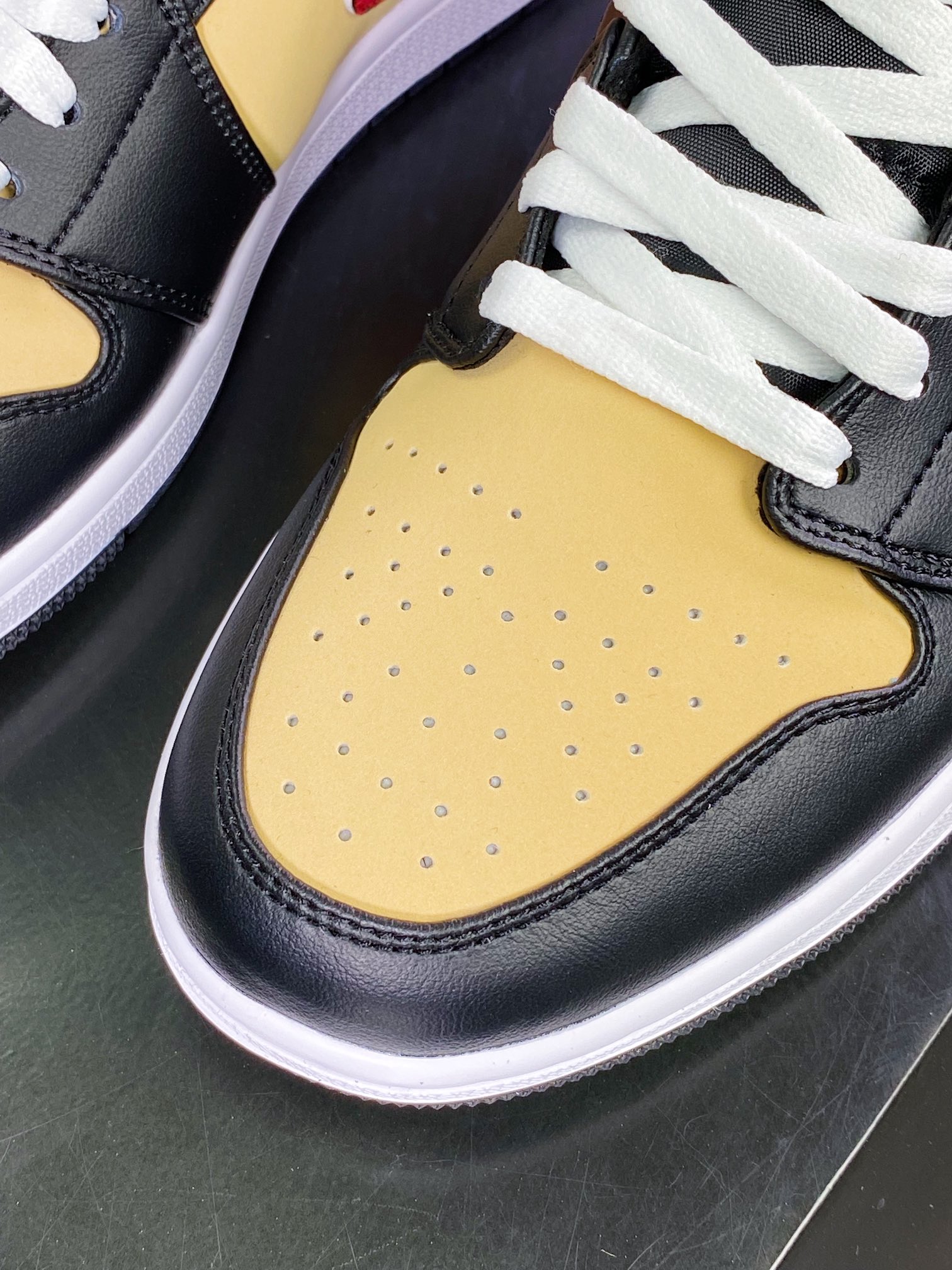 240 Air Jordan Retro 1 Mid SE”Wear Away White Black Orange”AJ1乔丹一代低帮篮球鞋DZ5329-001