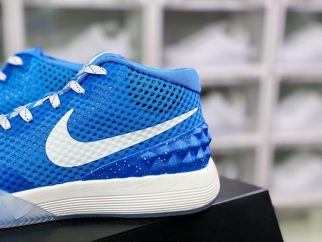 320  Kyrie 1 GS”World 1 People”欧文7代室内休闲篮球鞋“白蓝”705277-401