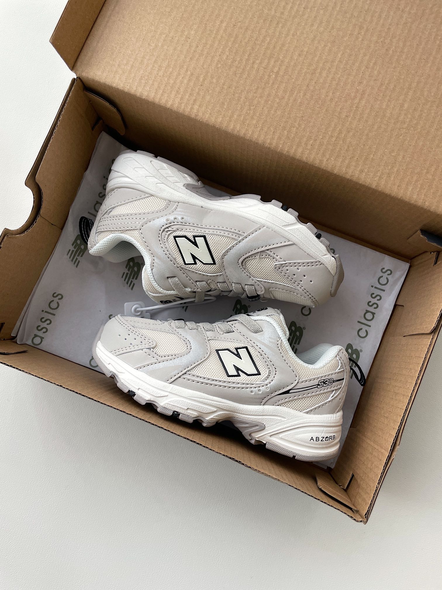 图片[2]-博主推荐👉🏻搭配神器NB530童鞋，活动仅需‼️ 🔥🔥顶级原版材质‼️‼️面料做工非常讲究，不管是从它的软硬度，还是质感来说，都非常好，最大程度上保证带来的舒适体验感✊🏻✊🏻✊🏻-选品中心