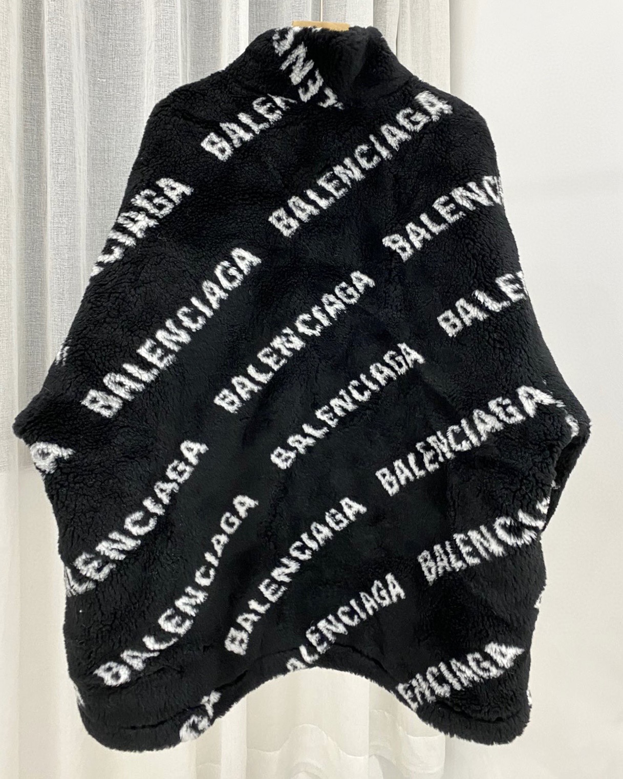 顶级版本跑量 2022秋冬新款巴黎世家 balenciaga 字母满Logo弹幕泰迪皮草大衣外套