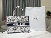 Dior Book Tote Handbags Tote Bags Only sell high-quality
 White Embroidery