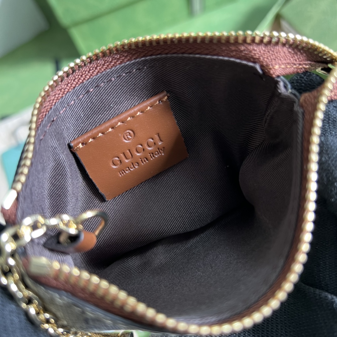 Gucci 配全套 绿盒包装G 家最新零钱包到货 也可作为钱夹使用 是品牌主推的一款实用设计单品