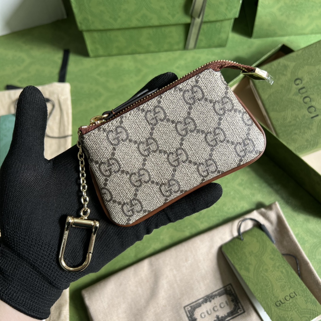 Gucci 配全套 绿盒包装G 家最新零钱包到货 也可作为钱夹使用 是品牌主推的一款实用设计单品