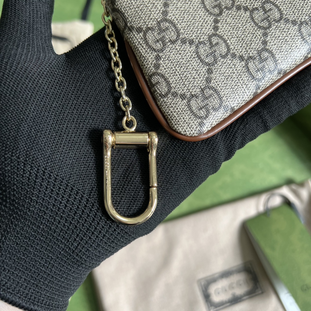 Gucci 配全套 绿盒包装G 家最新零钱包到货 也可作为钱夹使用 是品牌主推的一款实用设计单品