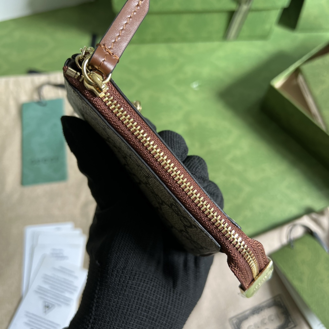Gucci 配全套 绿盒包装G 家最新零钱包到货 也可作为钱夹使用 是品牌主推的一款实用设计单品