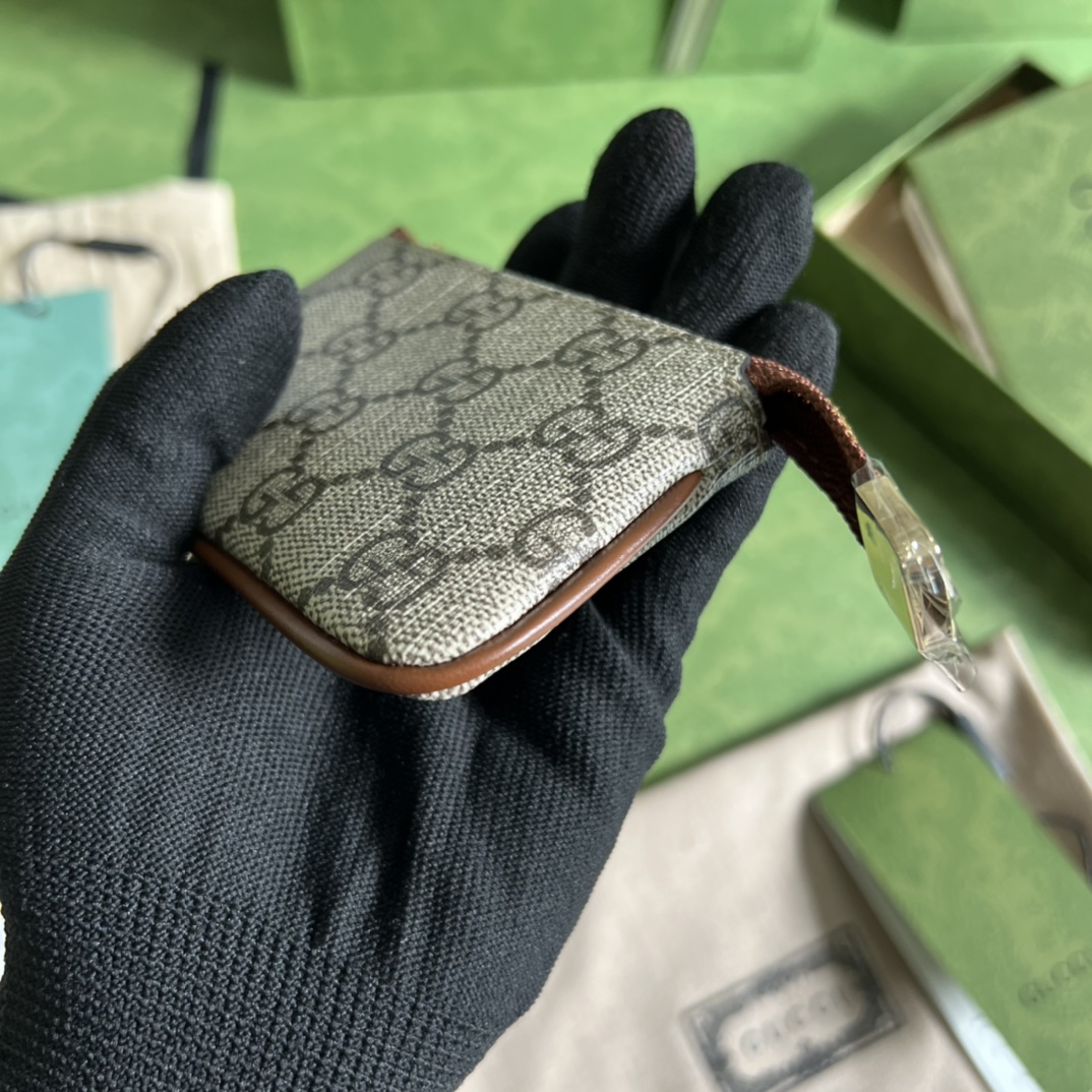 Gucci 配全套 绿盒包装G 家最新零钱包到货 也可作为钱夹使用 是品牌主推的一款实用设计单品