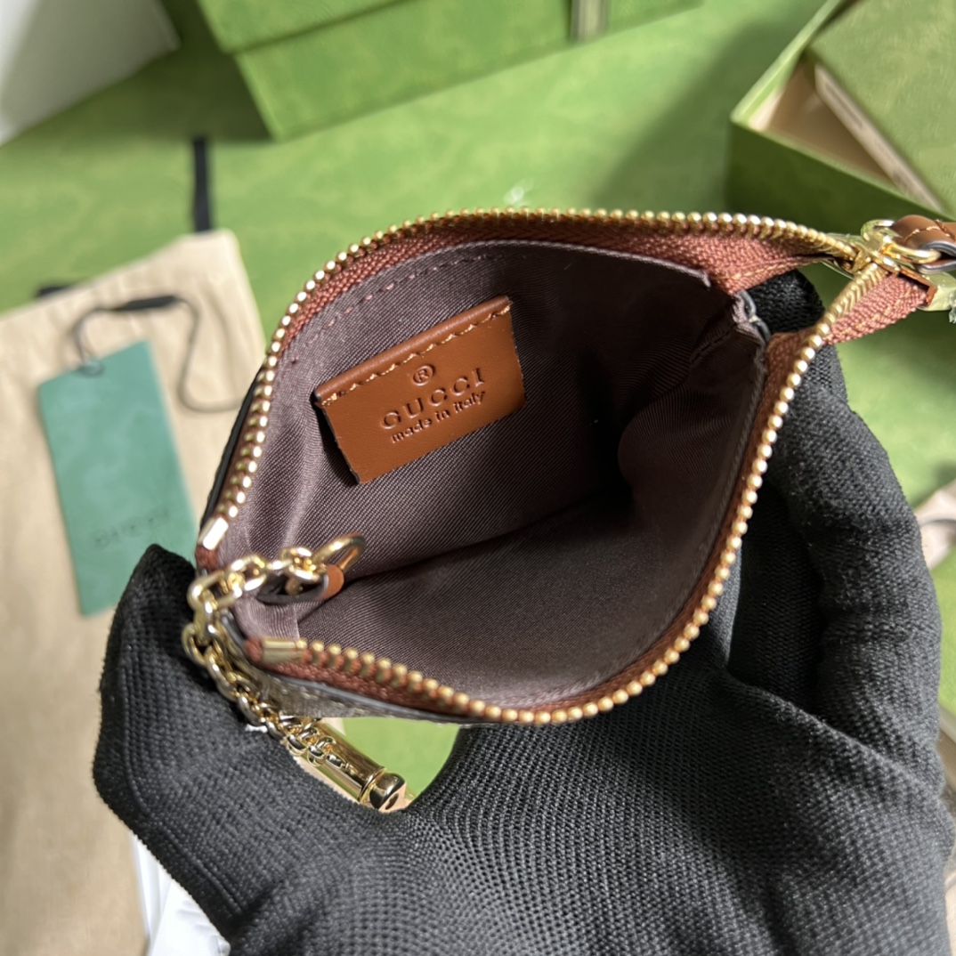 Gucci 配全套 绿盒包装G 家最新零钱包到货 也可作为钱夹使用 是品牌主推的一款实用设计单品