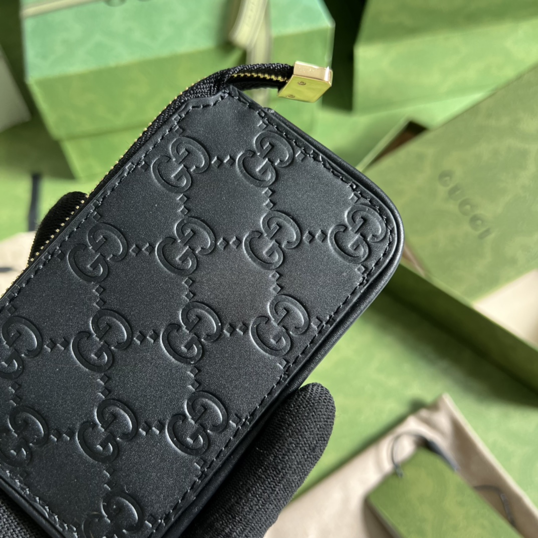 Gucci 配全套 绿盒包装G 家最新零钱包到货 也可作为钱夹使用 是品牌主推的一款实用设计单品
