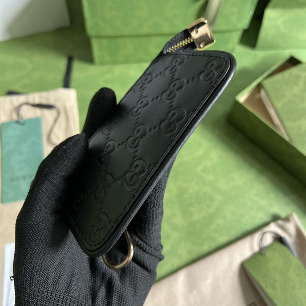 Gucci 配全套 绿盒包装G 家最新零钱包到货 也可作为钱夹使用 是品牌主推的一款实用设计单品