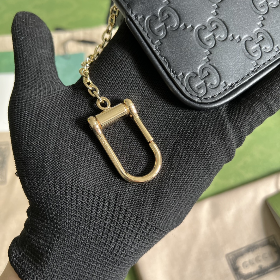 Gucci 配全套 绿盒包装G 家最新零钱包到货 也可作为钱夹使用 是品牌主推的一款实用设计单品