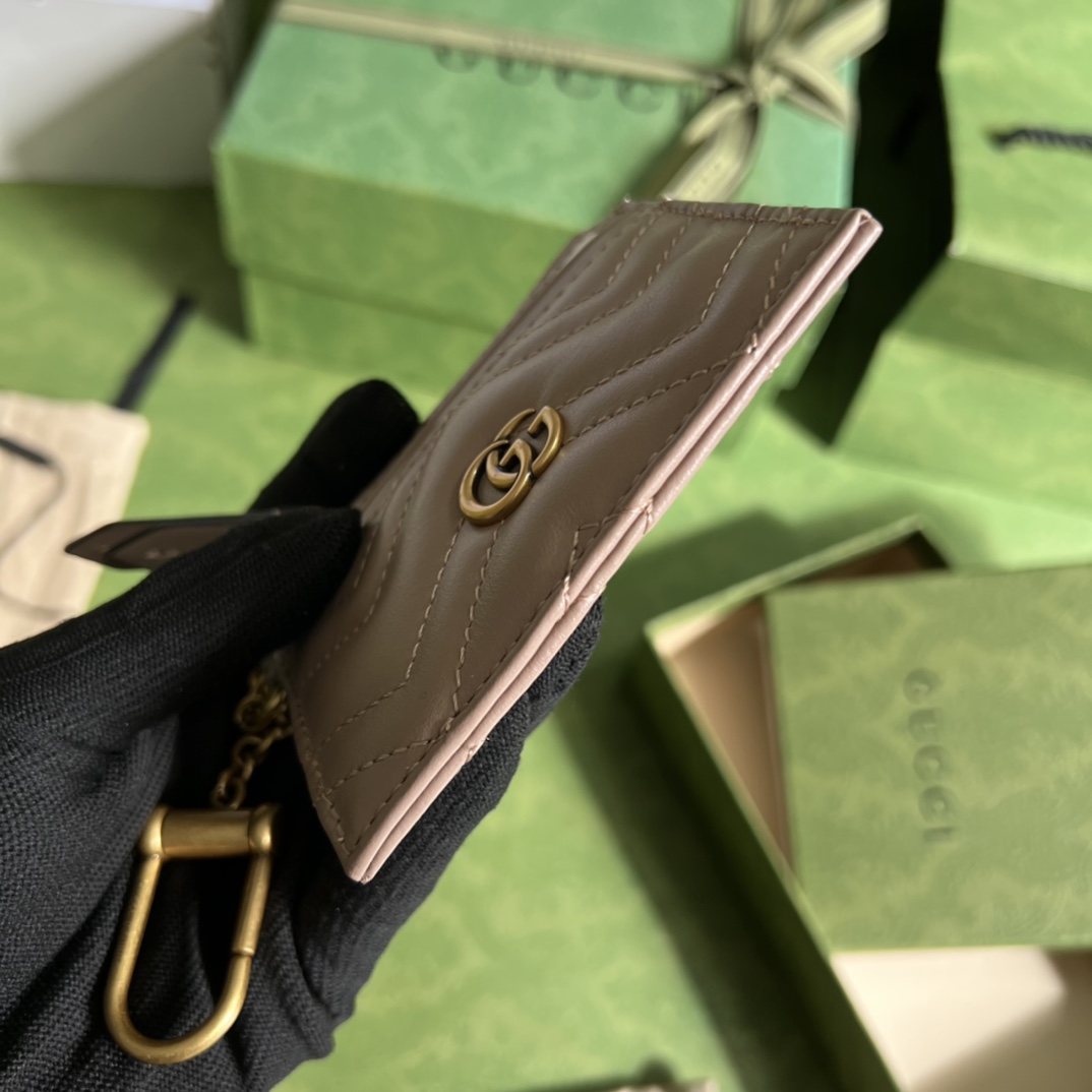 Gucci 配全套 绿色包装令人欲罢不能的零钱包你收了吗 GG Marmont系列