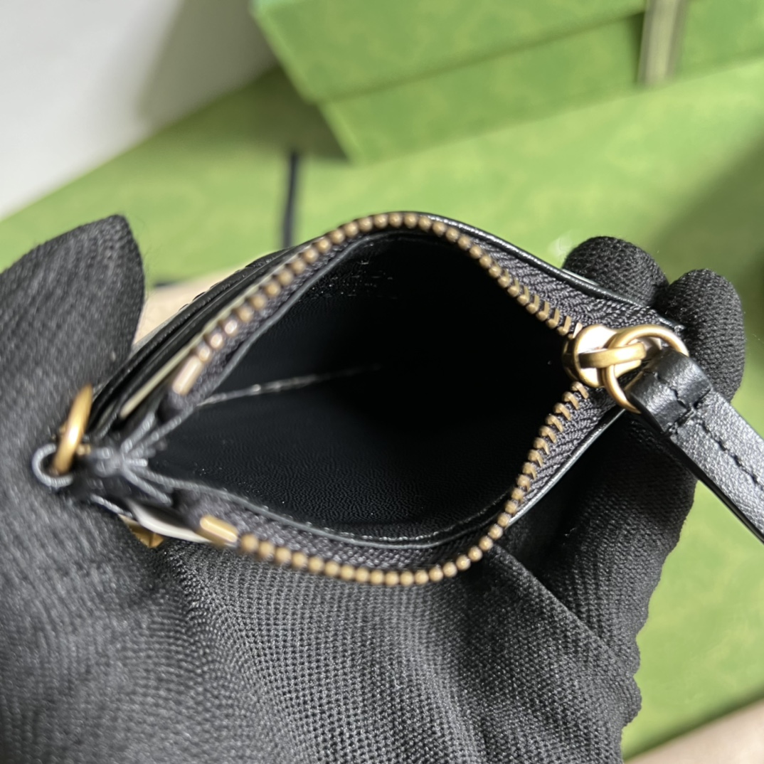Gucci 配全套 绿色包装令人欲罢不能的零钱包你收了吗 GG Marmont系列
