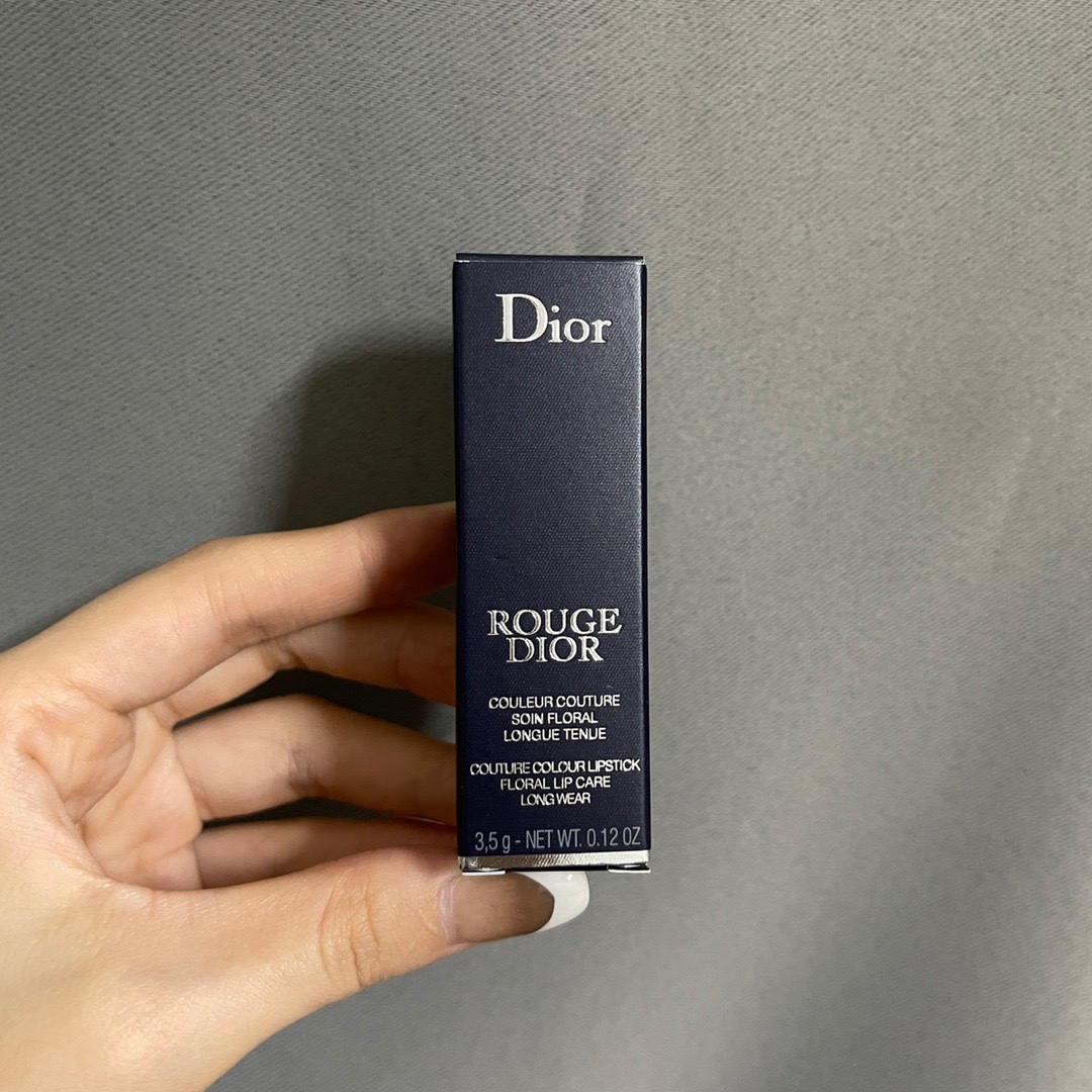 30! ¡Edición limitada navideña del lápiz de labios azul y dorado de Dior! Último modelo de 22. Tonos: terciopelo 999-72…
