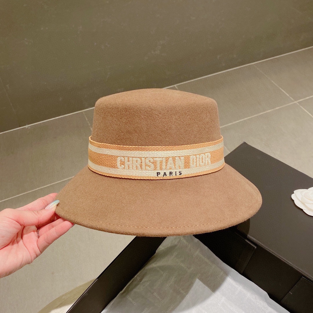 Dior Hats Straw Hat for sale online
 White Wool Fall/Winter Collection