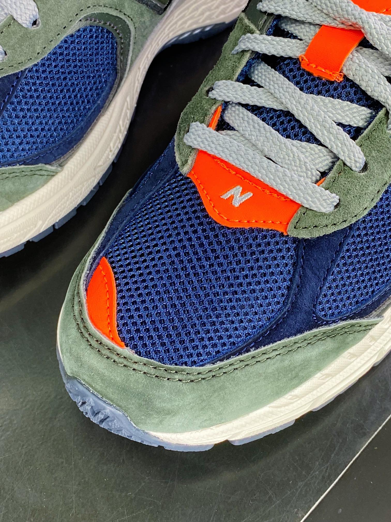 ML2002 Series Retro Daddy Style Casual Sports Jogging Shoes ”Suede Army Green Navy Light Gray Orange” ML2002RF