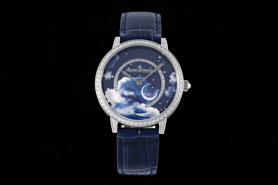 NO:149650,The new watch releases [Moving Meteor] KZ Best Female Watch - Jaeger-LeCoultre Dating Series Meteor Watch Rare craftsmanship model, using advanced 3D technology to print stars and crescent moons, and then create clouds on the dial with micro-painting technology, depicting different levels of height, height, distance and distance of the night sky with clear and few clouds. The finishing touch is that the meteors draped across the night sky along the outer circle of the dial, flowing slowly, reappearing the dazzling moment on the watch!  The entire watch 36mm and 734 all-in-one provide continuous power for the rotation of the meteor disk!  ,jaeger-lecoultre19860909新表发布【会动的流星】KZ最佳女表-积家约会系列流星腕表珍稀工艺款,采用先进3D技术打印繁星与弯月,再以微绘工艺在表盘上创作云朵,刻画出晴朗少云的夜空高低远近不同的层次,点睛之笔在于沿着表盘外圈划过夜空的流星,缓缓流淌,将耀眼的瞬间在腕表上再现！整表36mm搭配734一体机为流星盘的转动提供源源不断的动力！,,jaeger-lecoultre,Watch