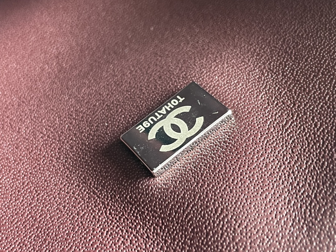 白金版️正品级包装如图全新发售️最新版系列大中号每年行情都在涨专柜可遇不可求一直很难买到羊皮质感柔柔糯糯