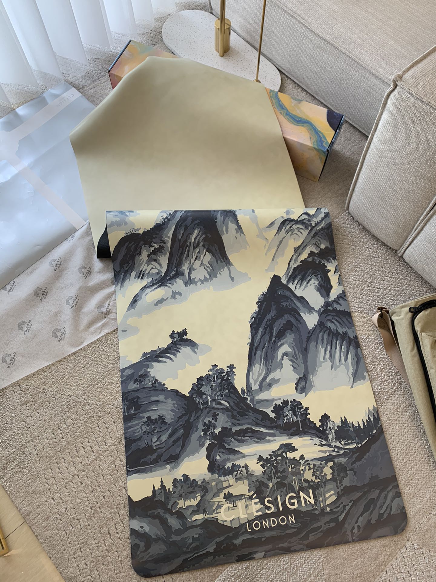 Featuring a traditional Chinese ink wash landscape design, this yoga mat - Comprehensive 3