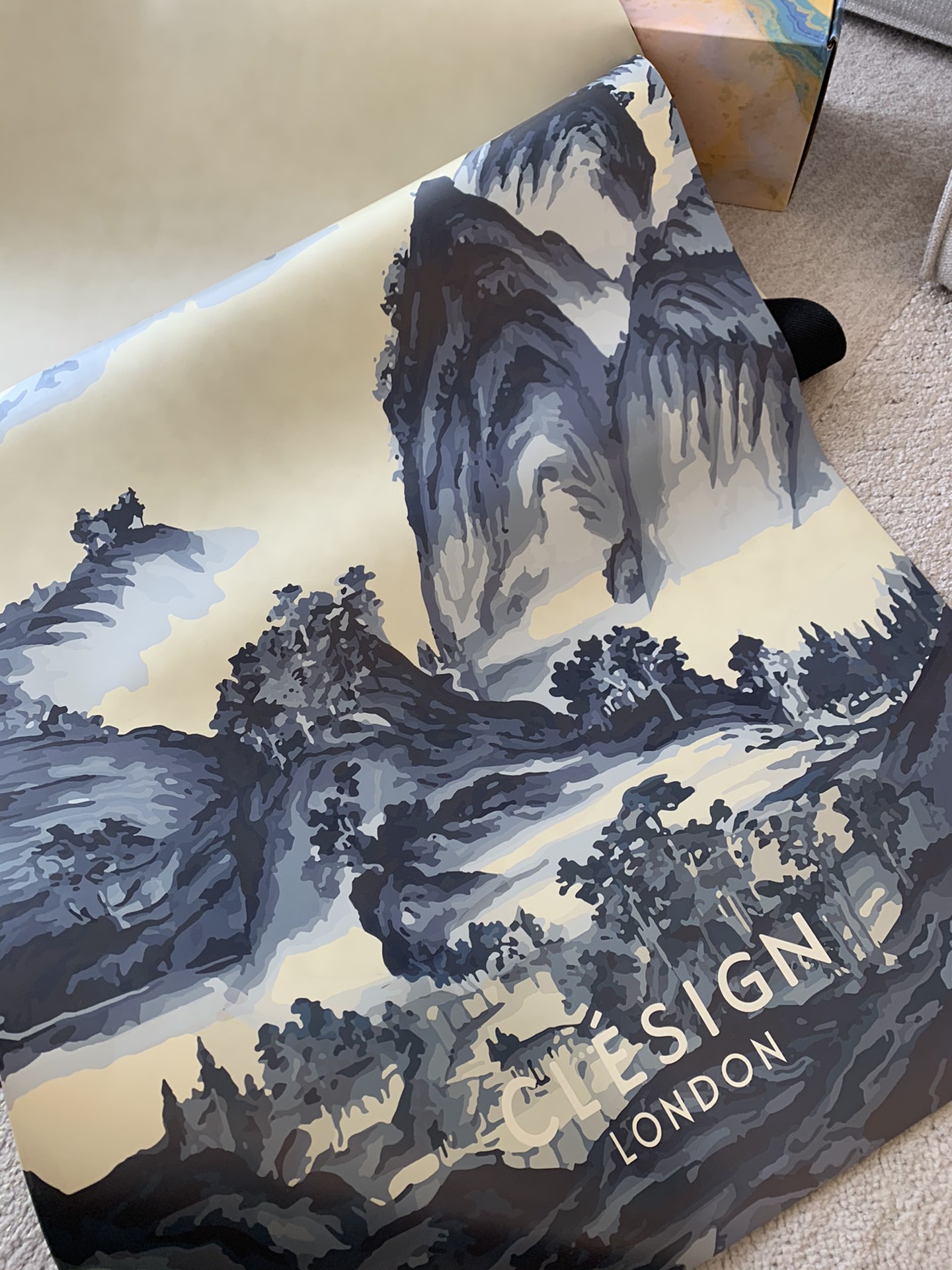 Featuring a traditional Chinese ink wash landscape design, this yoga mat - Comprehensive 8