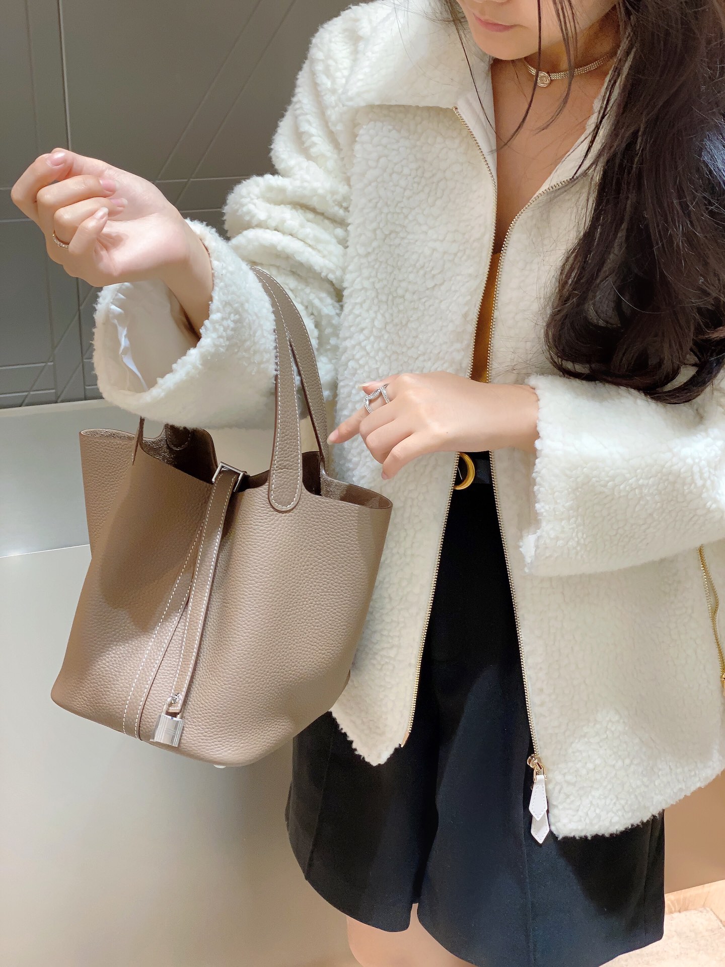 Hermès Luxury Designer Handbag Shoulder Crossbody Bag crafted in premium 3