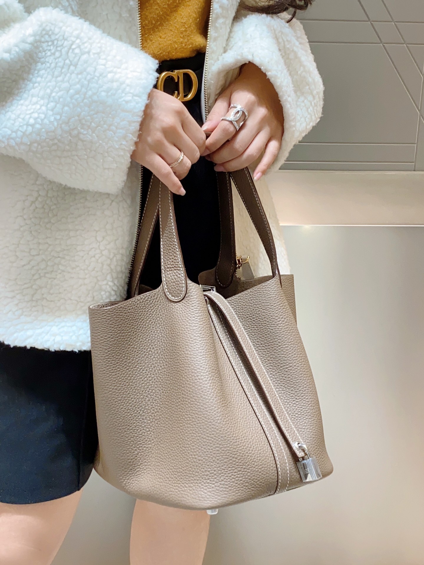 Hermès Luxury Designer Handbag Shoulder Crossbody Bag crafted in premium 7