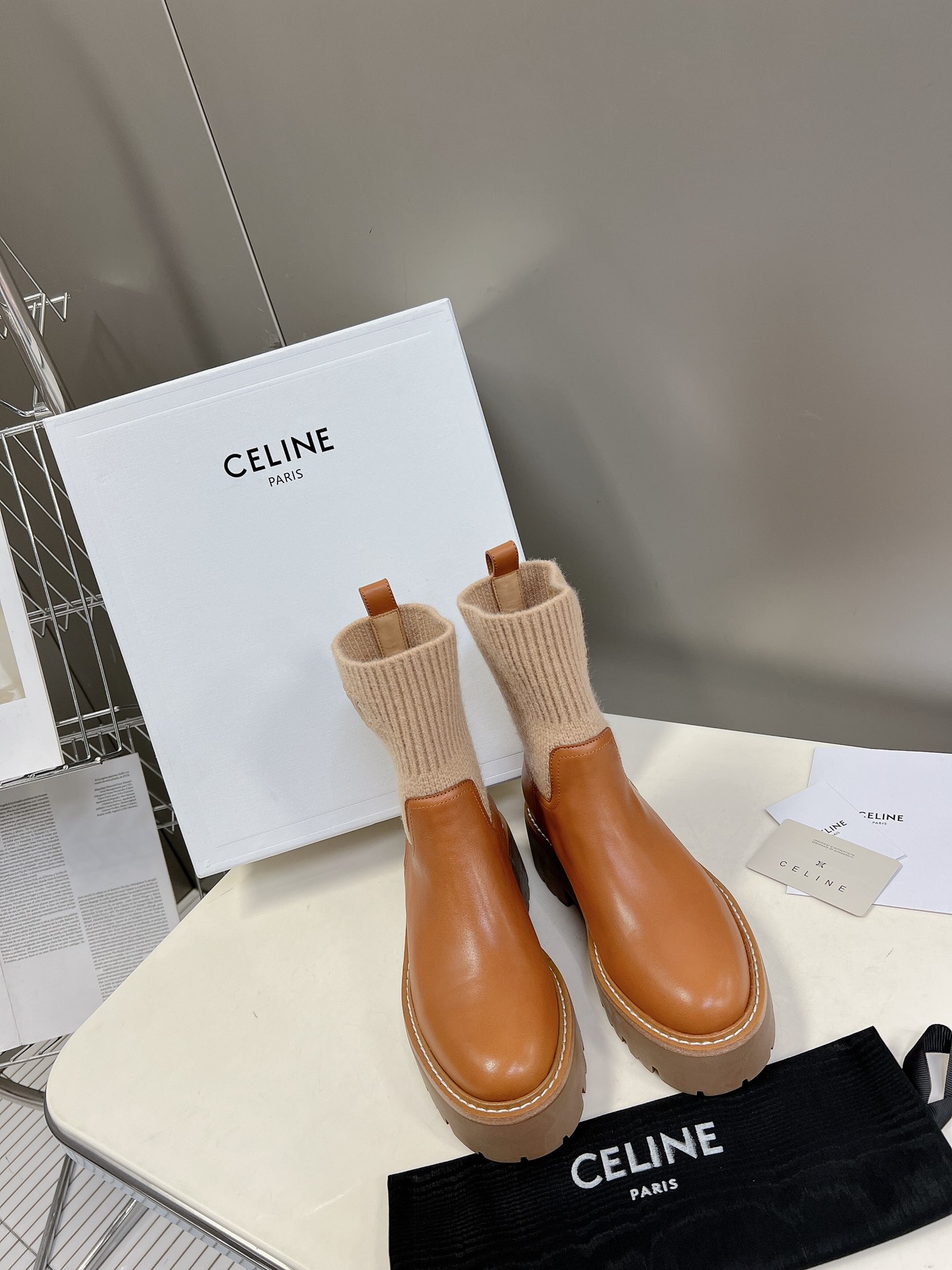 CELINE专柜最新马丁靴走秀款时尚