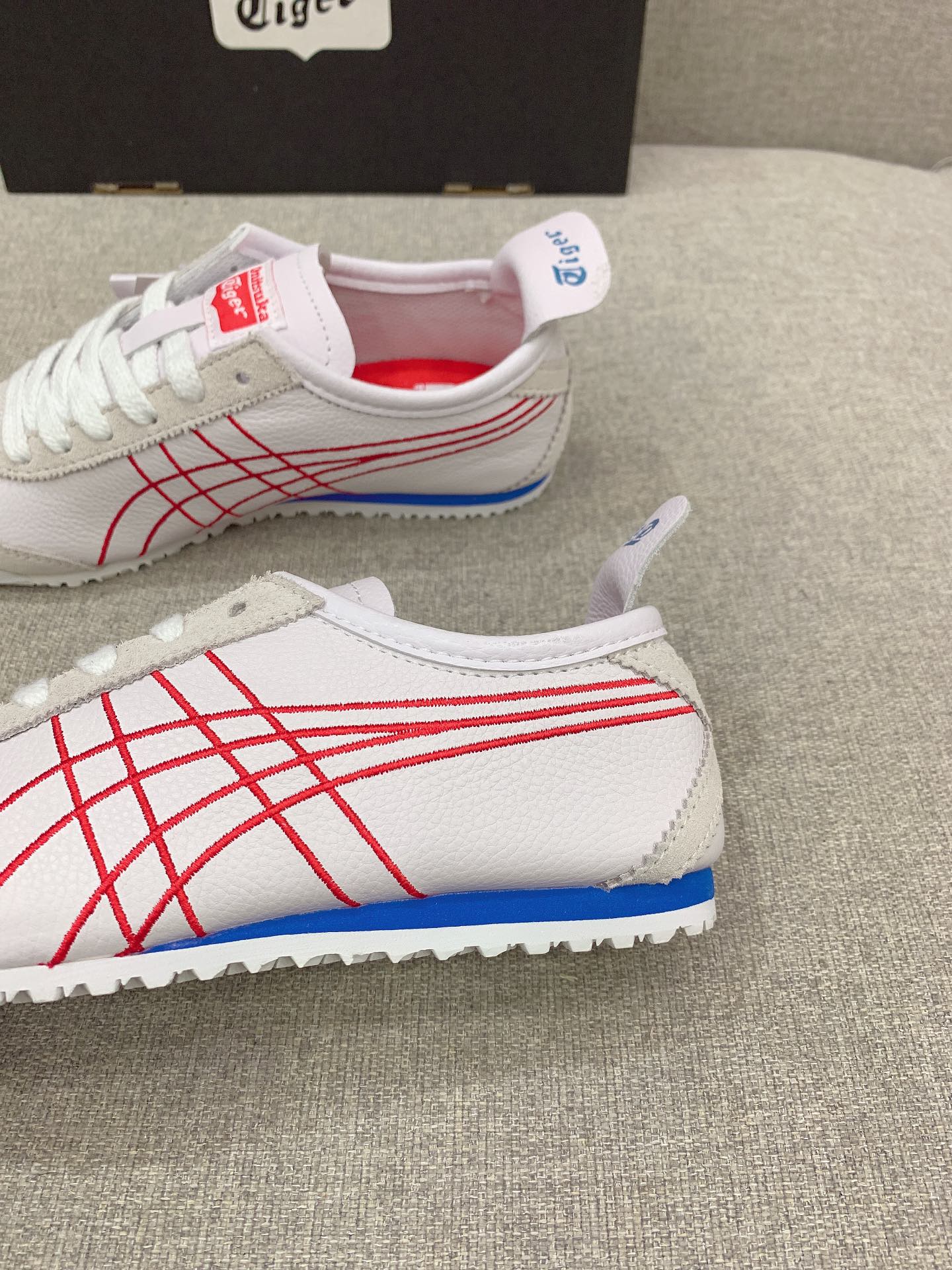 New Onitsuka Tiger Recreational Sneakers for Couples, Age 36-44, with Negative Impact - 图片 7
