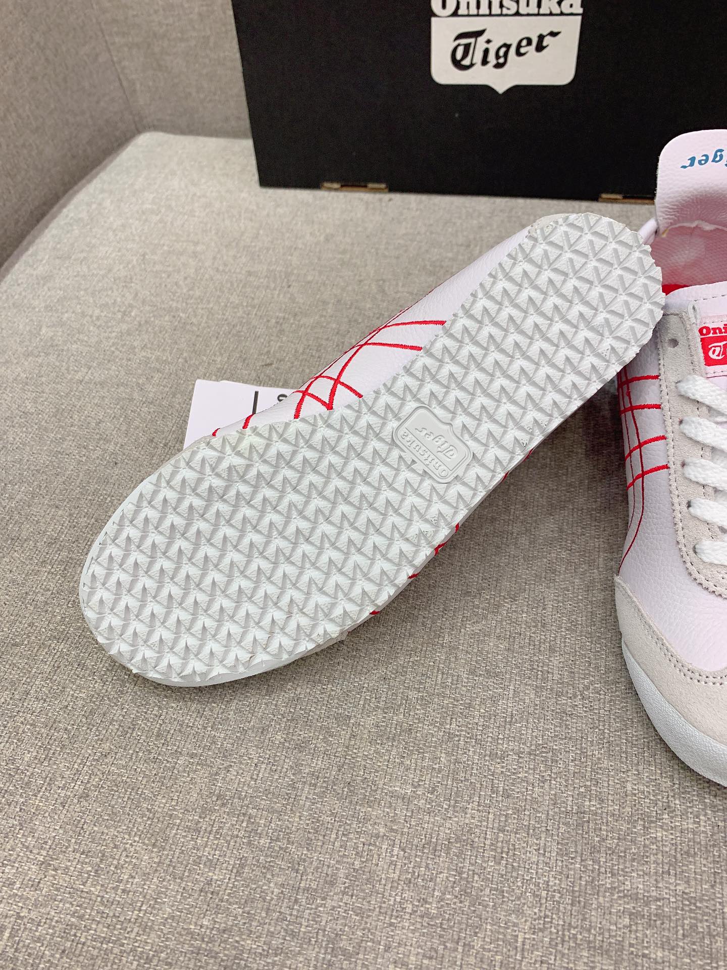 New Onitsuka Tiger Recreational Sneakers for Couples, Age 36-44, with Negative Impact - 图片 9