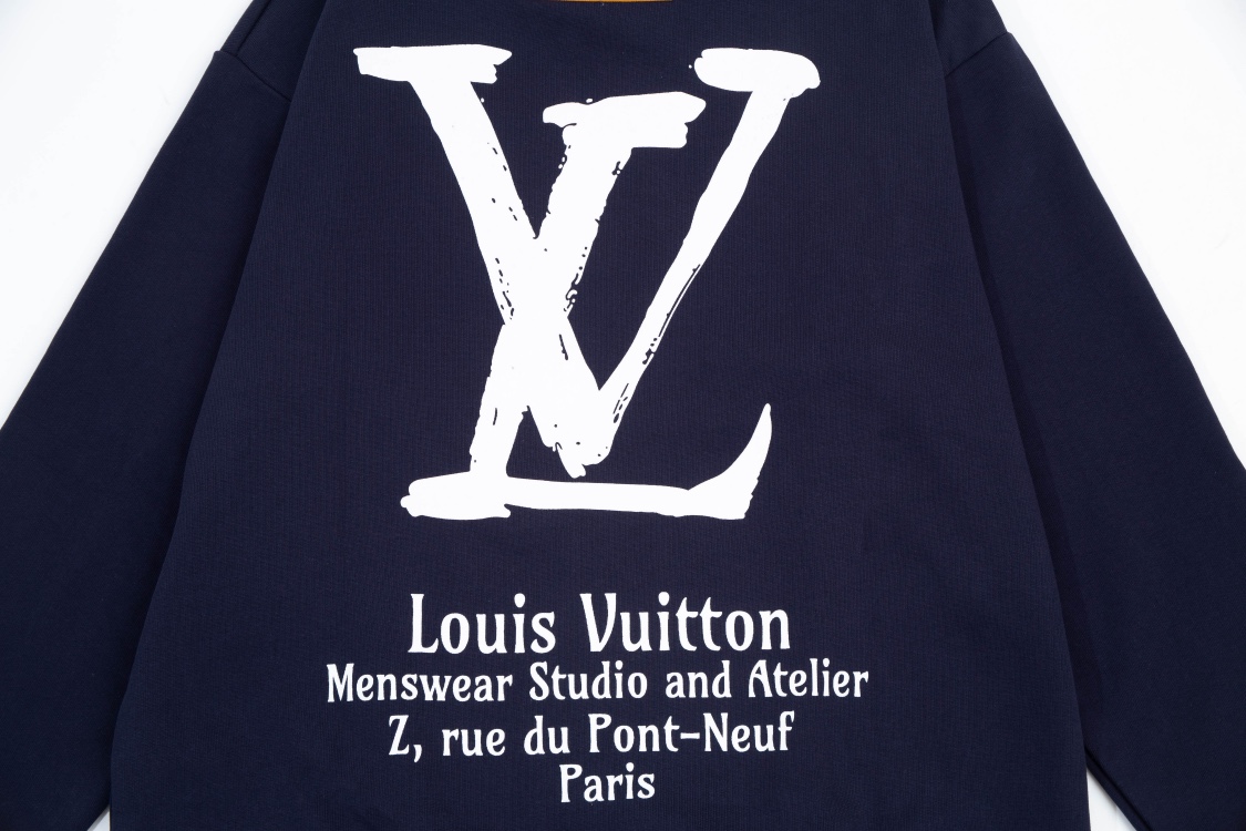 260 LOUIS VUITTON 路易威登 23ss新款前后字母印花图案金典套头圆领卫衣