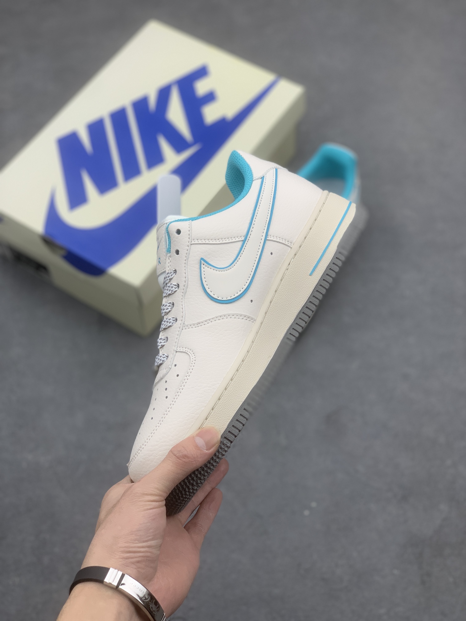Nike Air Force 1 '07 Low Louis Vuitton Collab Ice Blue Sneakers 4 i1670090452 2430 2