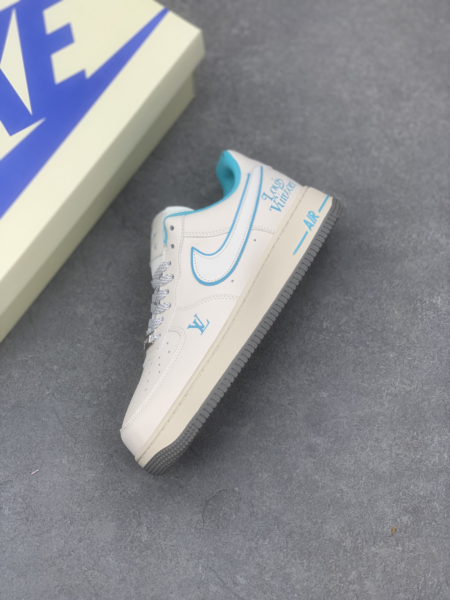 Nike Air Force 1 '07 Low Louis Vuitton Collab Ice Blue Sneakers 8 i1670090452 6726 6