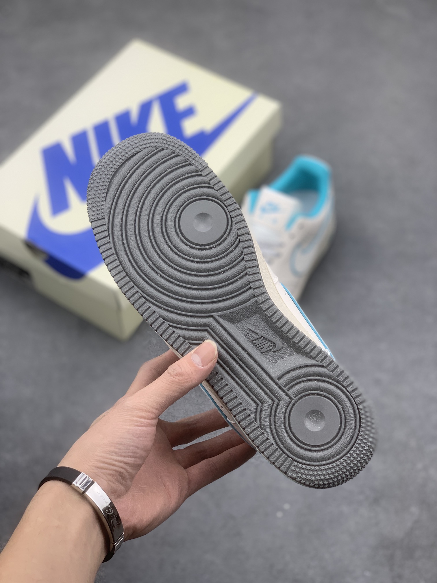 Nike Air Force 1 '07 Low Louis Vuitton Collab Ice Blue Sneakers 7 i1670090452 7659 5