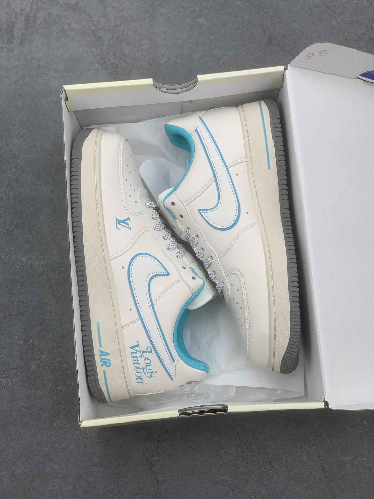 Nike Air Force 1 '07 Low Louis Vuitton Collab Ice Blue Sneakers 10 i1670090452 8220 8