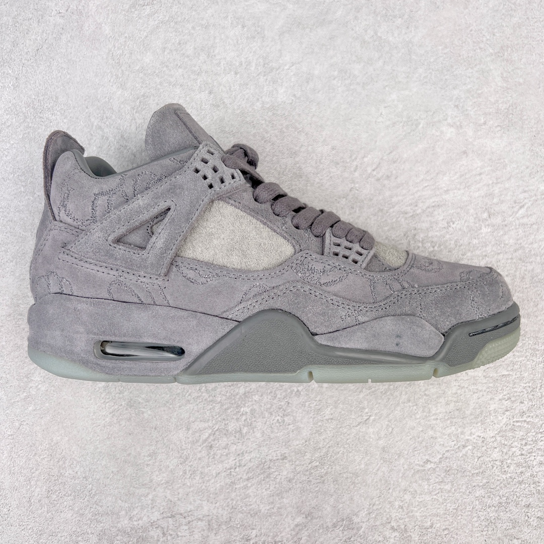 💰390 ＃PB KAWS x Air Jordan AJ4 \”Cool Grey\” 涂鸦联名酷灰 930155-003 翻水经典 历史细节最优 完美出货纯原市场最高工艺复刻 无色差修正 夜光大底调试 涂鸦、色卡与原版基本零差距 原厂麂皮定制 高密度原厂电绣鞋面涂鸦 原盒原配 独家配原鞋拆解开发#原楦原纸板开发 全市场最纯正四代版型 原底真实气垫 回弹反馈充足 完美鞋楦打造 市面最高工艺一切细节如图实拍 所见所得 原装头层皮冲裁 Size：40 40.5 41 42 42.5 43 44 44.5 45 46 47.5 编码：by4936060-运动鞋