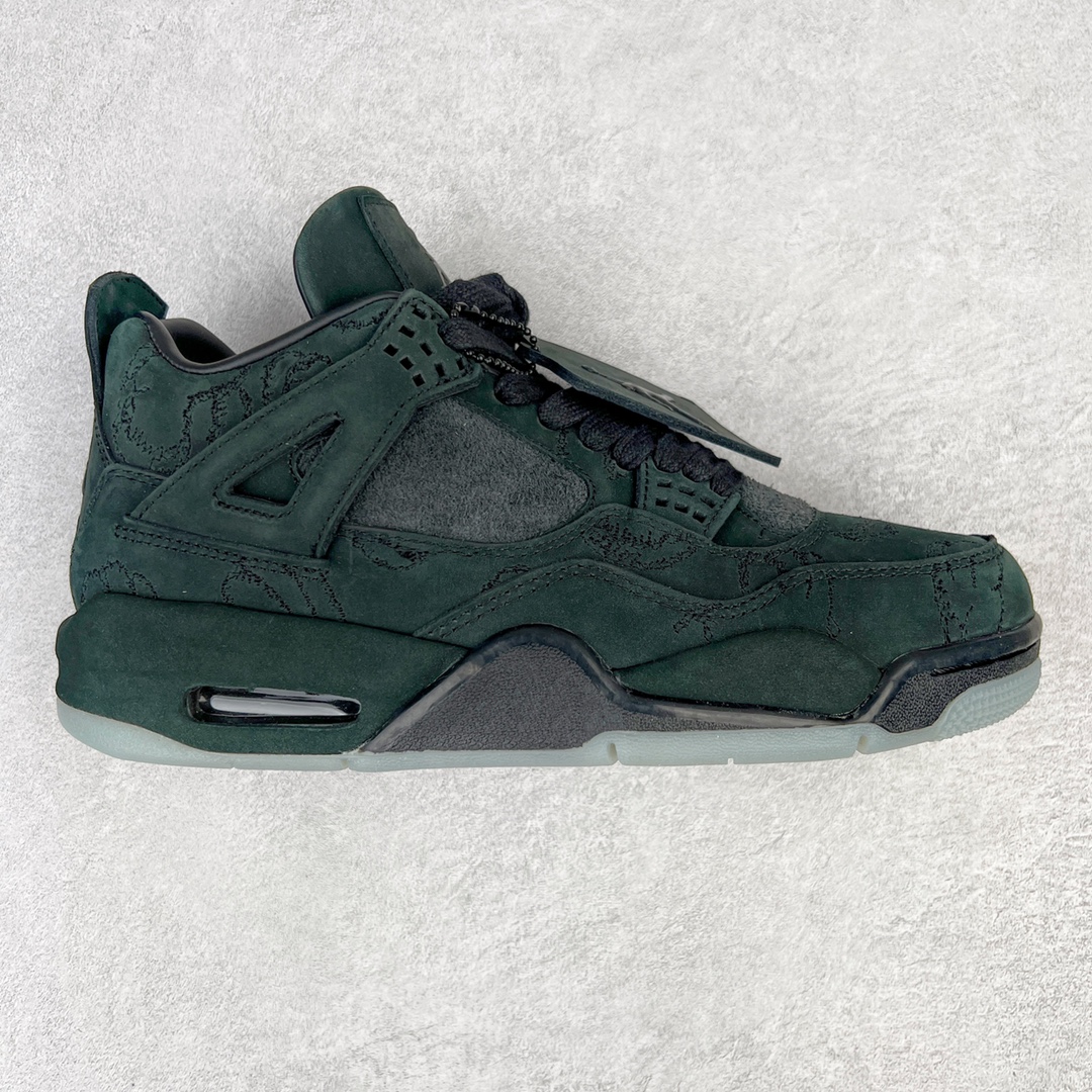 💰440 ＃PB KAWS x Air Jordan AJ4 \”Black\” 涂鸦联名纯黑 930155-001 翻水经典 历史细节最优 完美出货纯原市场最高工艺复刻 无色差修正 夜光大底调试 涂鸦、色卡与原版基本零差距 原厂麂皮定制 高密度原厂电绣鞋面涂鸦 原盒原配 独家配原鞋拆解开发#原楦原纸板开发 全市场最纯正四代版型 原底真实气垫 回弹反馈充足 完美鞋楦打造 市面最高工艺一切细节如图实拍 所见所得 原装头层皮冲裁 Size：40 40.5 41 42 42.5 43 44 44.5 45 46 47.5 编码：by5936010-运动鞋