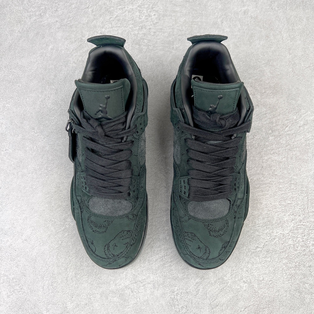 图片[2]-💰440 ＃PB KAWS x Air Jordan AJ4 \”Black\” 涂鸦联名纯黑 930155-001 翻水经典 历史细节最优 完美出货纯原市场最高工艺复刻 无色差修正 夜光大底调试 涂鸦、色卡与原版基本零差距 原厂麂皮定制 高密度原厂电绣鞋面涂鸦 原盒原配 独家配原鞋拆解开发#原楦原纸板开发 全市场最纯正四代版型 原底真实气垫 回弹反馈充足 完美鞋楦打造 市面最高工艺一切细节如图实拍 所见所得 原装头层皮冲裁 Size：40 40.5 41 42 42.5 43 44 44.5 45 46 47.5 编码：by5936010-运动鞋