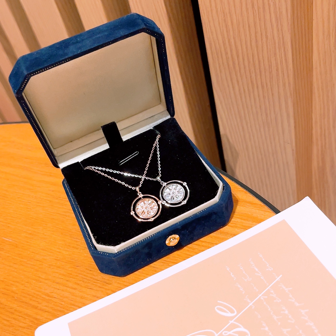 High Polish Silver Necklace Light Luxury Workplace Gold