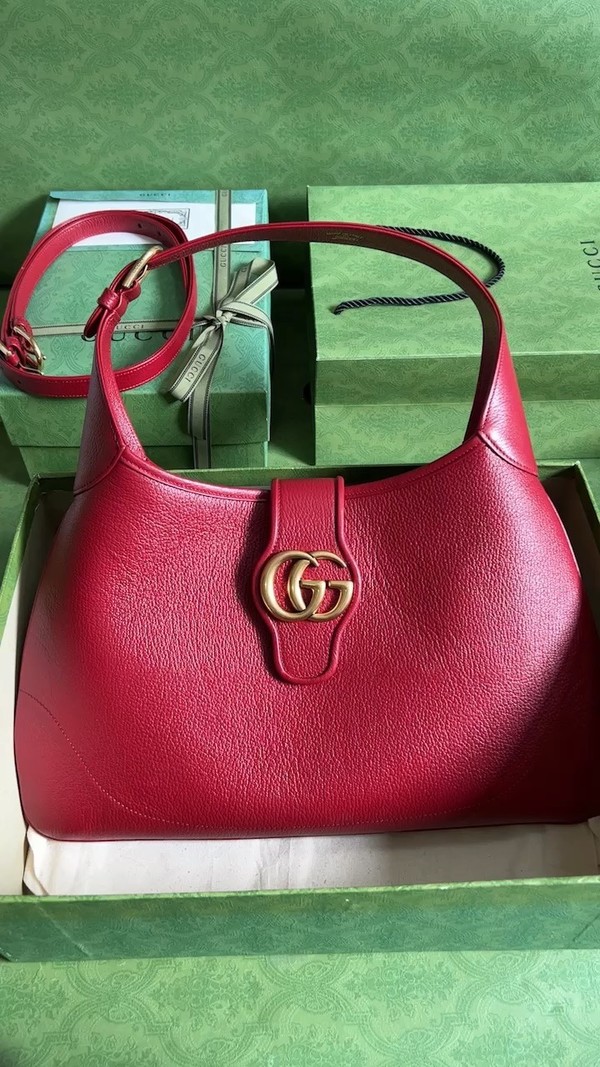 Gucci Crossbody & Shoulder Bags Red