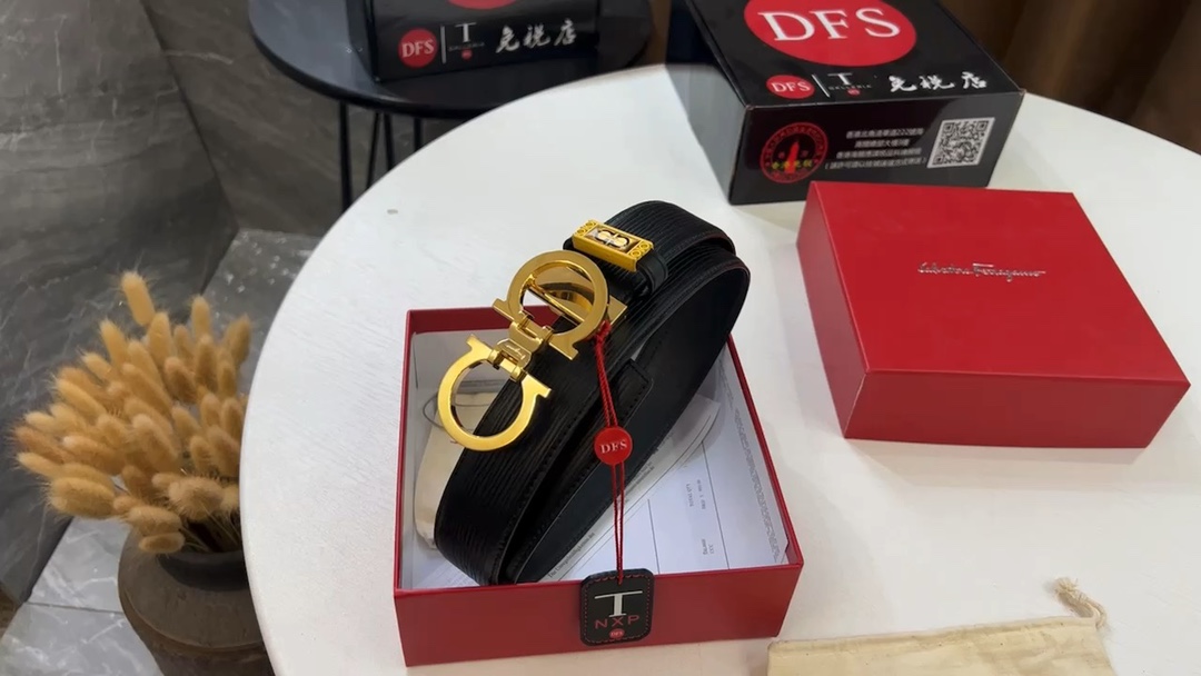 Ferragamo 菲拉格慕 皮带。可以裁剪 ，鳄鱼纹 流水纹头层牛皮 两用