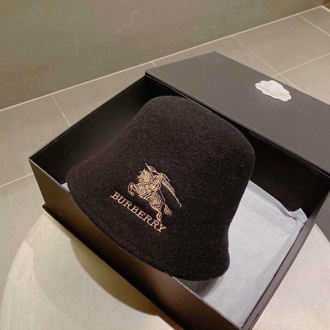 Burberry 7 Star
 Hats Bucket Hat Black Grey Khaki White Wool Fall/Winter Collection