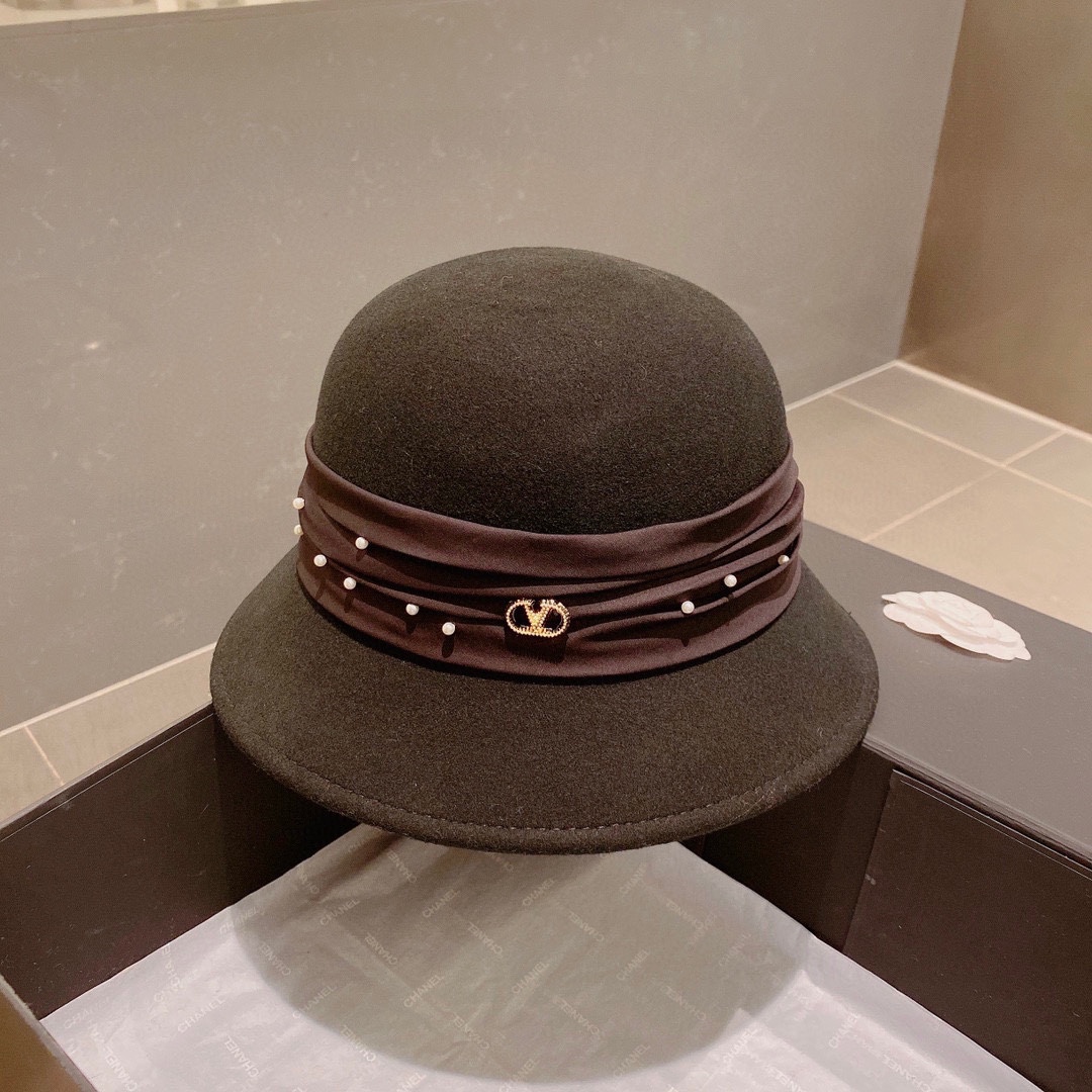 Cheap Replica Designer
 Valentino Hats Bucket Hat Straw Hat Black White Wool Fall/Winter Collection