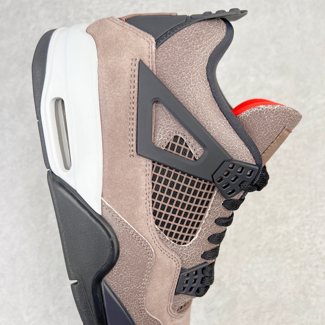 图片[6]-零售💰260 ＃KZ神版福利回馈‼Air Jordan AJ4 Retro 黑棕摩卡 DB0732-200 独家外贸特供尺码含 45.5 49.5 50.5 国内外口碑最好最推荐的产品 市场中端王者 亲自操刀耗时半年巨作 全套原纸板楦头开发 确保原汁原味 完美呈现四代版型 一比一鞋头弧度高度鞋身弧度 此版本只针对中端市场 皮料材质有所更替 其他数据细节工艺流程均保持一致 绝不口嗨 细节品控鞋型随意秒杀市面3XX 4XX 原厂TPU网格鞋带扣 正确内里网布 菱角分明不变形无多余毛边 柔软性质感一致于原鞋 市场唯一原厂鞋扣模具 背面可见隐藏注塑口 原厂织唛标 原厂飞人电绣工艺 尾指中部跳三针 独家绑鞋带手法 印刷中底布 四线拉帮 米色美纹纸贴合固定 进口港宝加持 后跟自然饱满 全鞋荧光划线卡点 追求极致完美 每一双都是工艺品 多重QC质检 超越公司货的品控标准 实实在在的免检产品 尺码：40 40.5 41 42 42.5 43 44 44.5 45 45.5 46 47.5 48.5 49.5 50.5 编码：by2936060-运动鞋