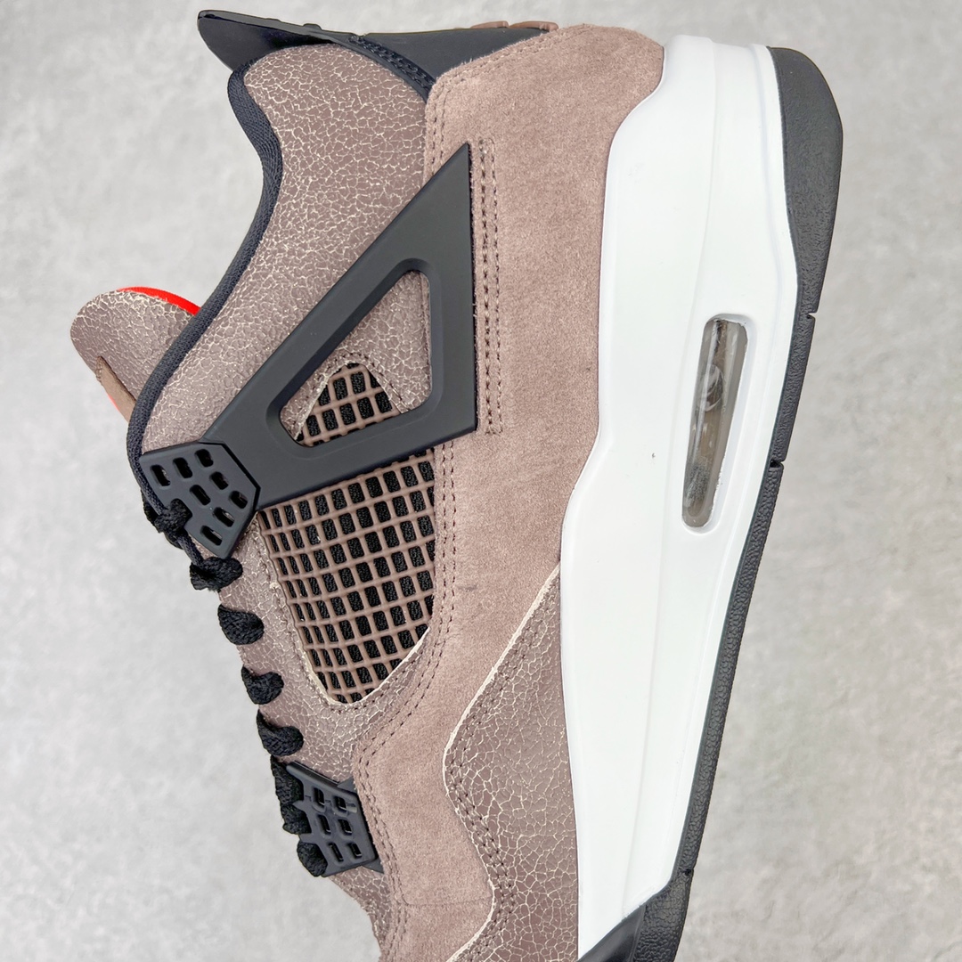 图片[7]-零售💰260 ＃KZ神版福利回馈‼Air Jordan AJ4 Retro 黑棕摩卡 DB0732-200 独家外贸特供尺码含 45.5 49.5 50.5 国内外口碑最好最推荐的产品 市场中端王者 亲自操刀耗时半年巨作 全套原纸板楦头开发 确保原汁原味 完美呈现四代版型 一比一鞋头弧度高度鞋身弧度 此版本只针对中端市场 皮料材质有所更替 其他数据细节工艺流程均保持一致 绝不口嗨 细节品控鞋型随意秒杀市面3XX 4XX 原厂TPU网格鞋带扣 正确内里网布 菱角分明不变形无多余毛边 柔软性质感一致于原鞋 市场唯一原厂鞋扣模具 背面可见隐藏注塑口 原厂织唛标 原厂飞人电绣工艺 尾指中部跳三针 独家绑鞋带手法 印刷中底布 四线拉帮 米色美纹纸贴合固定 进口港宝加持 后跟自然饱满 全鞋荧光划线卡点 追求极致完美 每一双都是工艺品 多重QC质检 超越公司货的品控标准 实实在在的免检产品 尺码：40 40.5 41 42 42.5 43 44 44.5 45 45.5 46 47.5 48.5 49.5 50.5 编码：by2936060-运动鞋