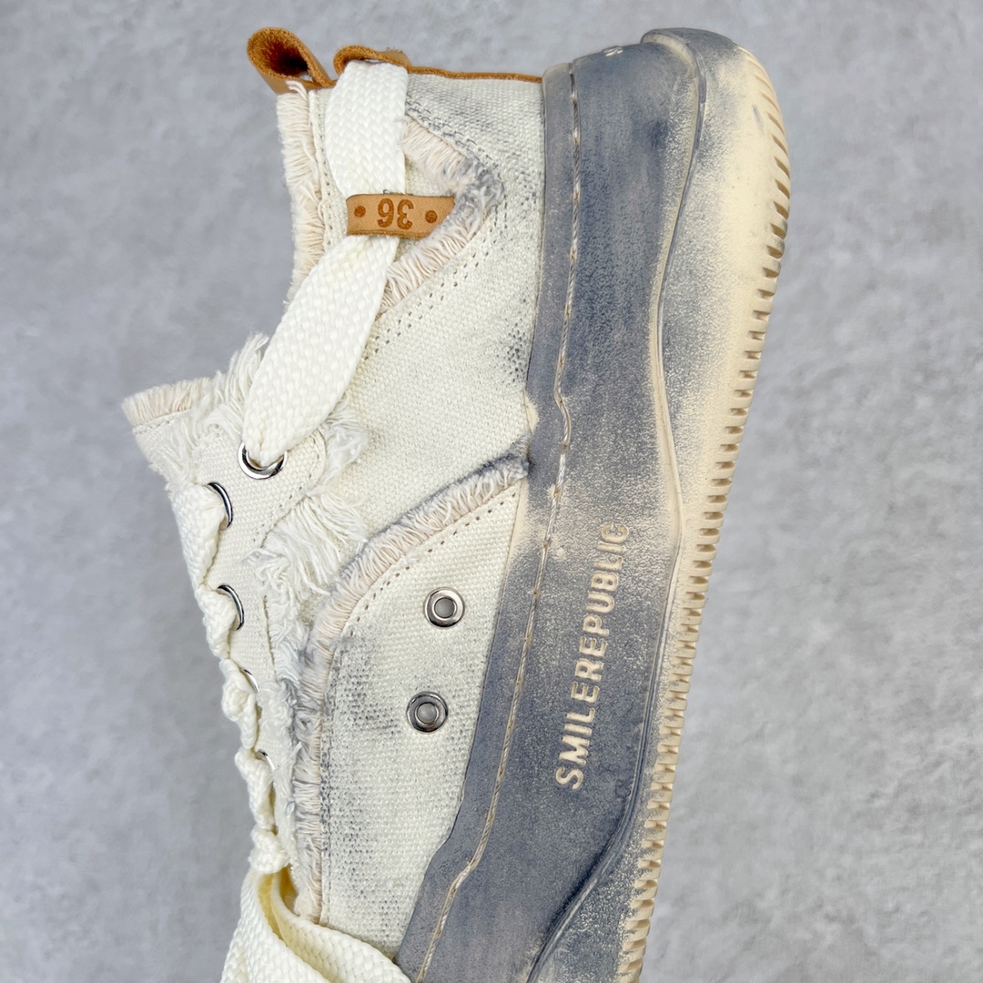 图片[7]-＃开春福利 SMILEREPUBLIC檀健次同款经典新款起司猫低帮开口笑厚底帆布鞋 新晋街头鞋履品牌SMILEREPUBLIC Canvas 系列 以 SMILE 为灵感来源 捕捉潮流 主打柔软的帆布设计 有裁切的羊毛流苏与独特编织技艺 超软水染牛皮内里 注塑成型鞋垫 4cm厘米外增高效果橡胶鞋底 尺码：35 36 37 38 39 40 41 42 43 44-选品中心