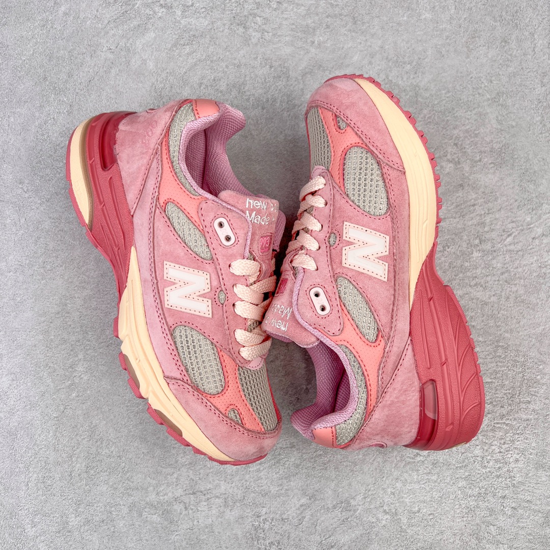 图片[3]-＃K版纯原 Joe Freshgoods x New Balance MR993JH1 新百伦NB993 联名粉色 第三代总统复古慢跑鞋 鞋身以网眼鞋面结合同色系优质麂皮革构成，鞋舌处点缀 New Balance Made In USA 同色系刺绣标识，彰显鞋款身份。鞋侧点缀银色 \\\”993\\\” 字样，丰富鞋身设计的同时，构建时尚外观。鞋款搭载 ABZORB 缓震系统，通过缓冲和抗压性的结合来吸收冲击力，舒适功能升级。同时搭配泛黄做旧中底，打造丰富层次感，缔造出色复古韵味。尺码：36 37 37.5 38 38.5 39 40 40.5 41.5 42 42.5 43 44 44.5 45-选品中心