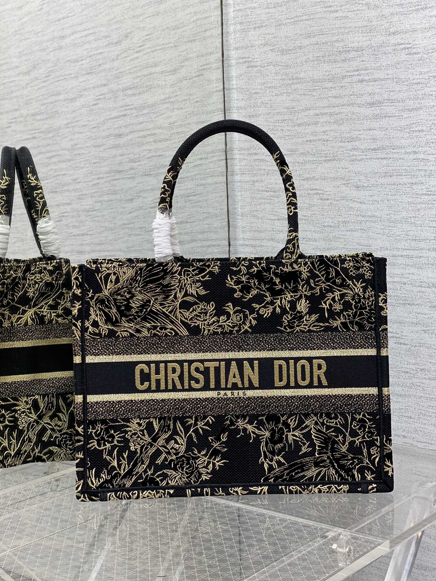 DIOR Tote Gold Thread Embroidery Magpie Pattern Handbag